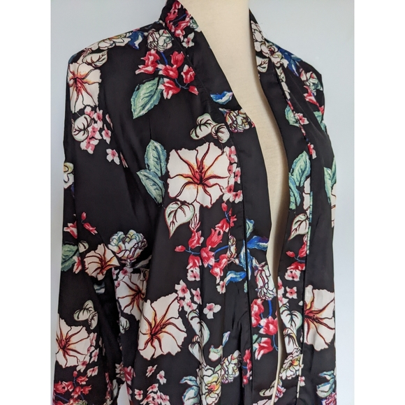 Revamped Black Floral Long Sleeves Cover Up Size S/M - Picture 2 of 9